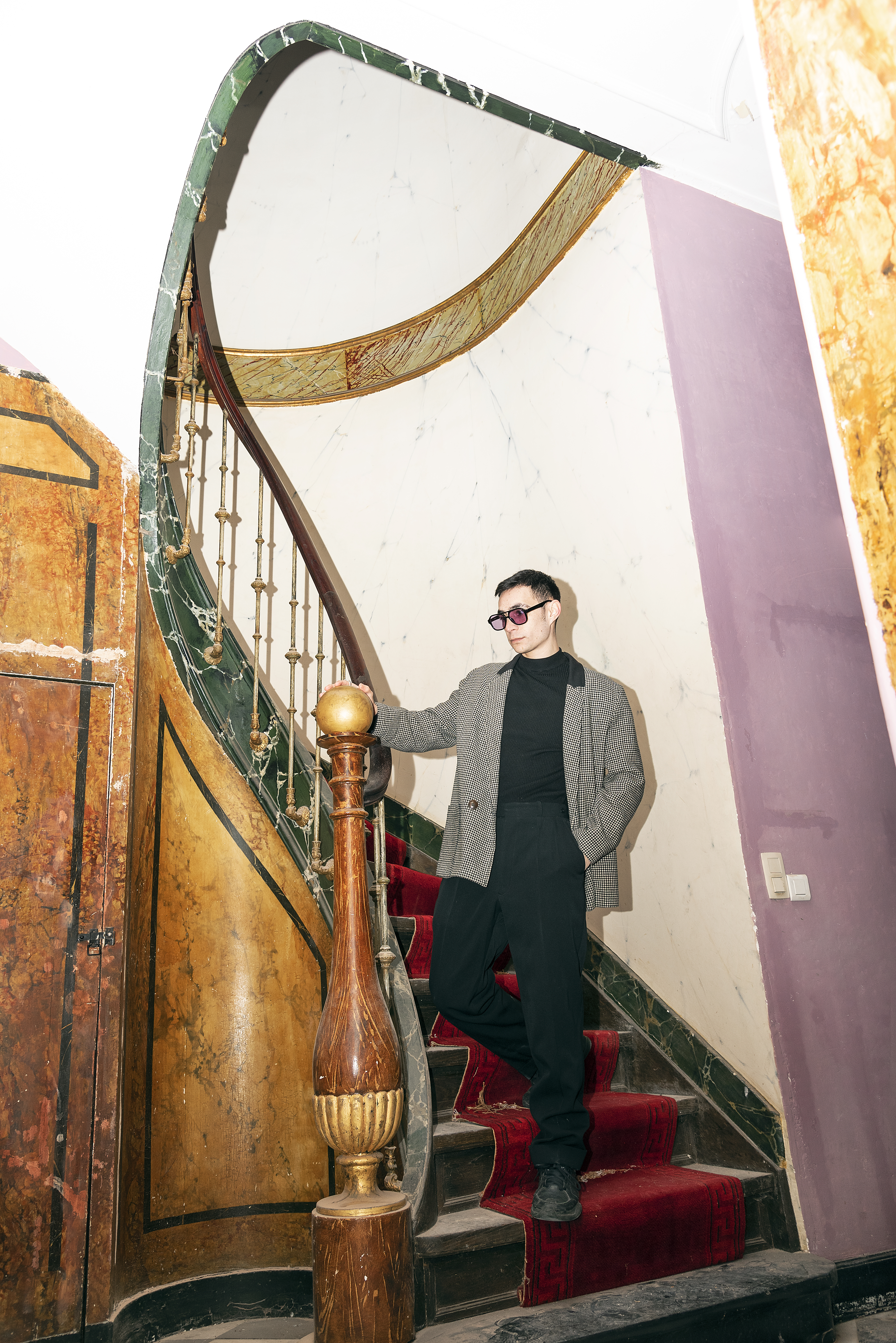 diplomat on the stairs